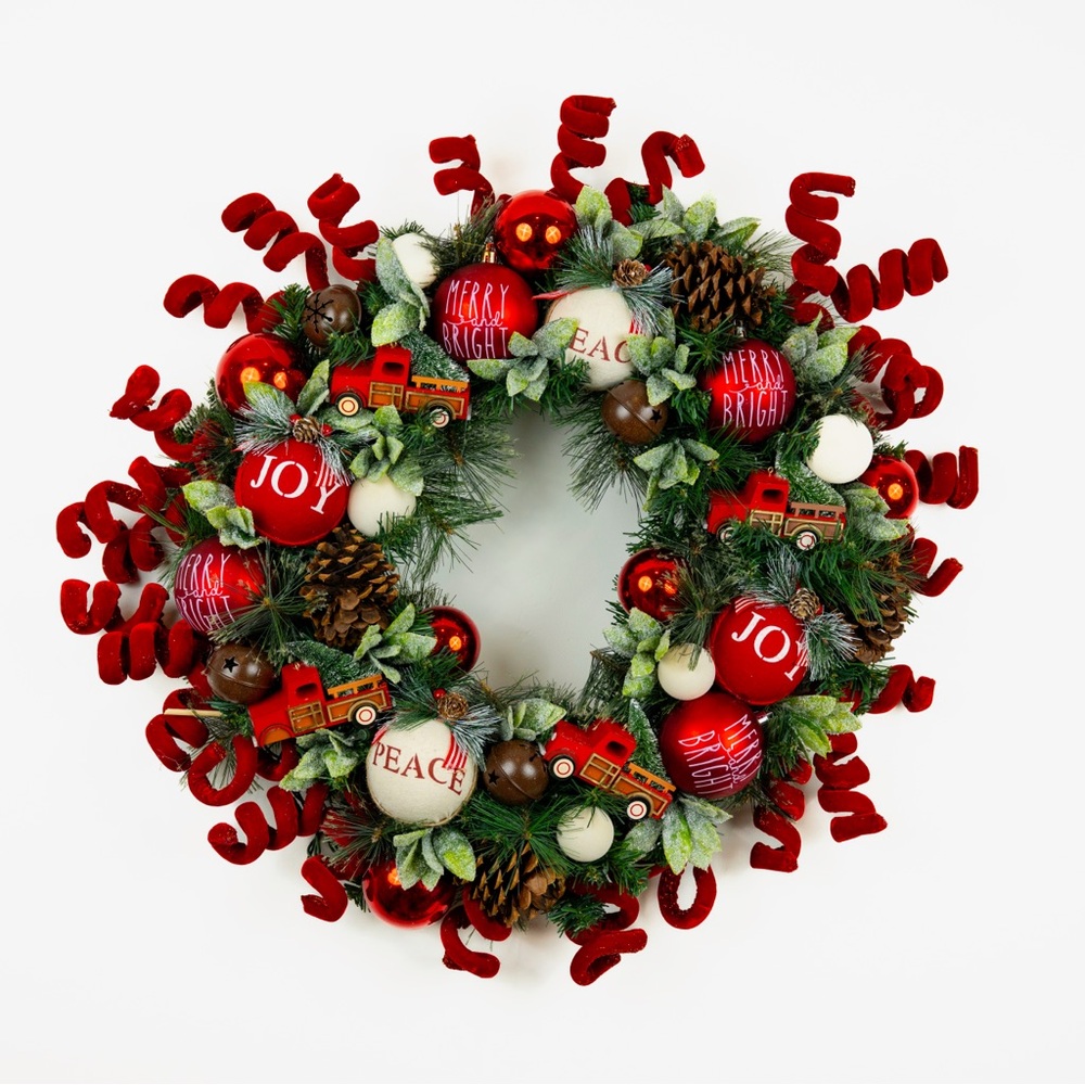 🎄 Classic Christmas Charm – Prelit Handmade Wreath 🎄